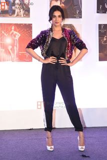 Sonal Chauhan feet photo thumbnail