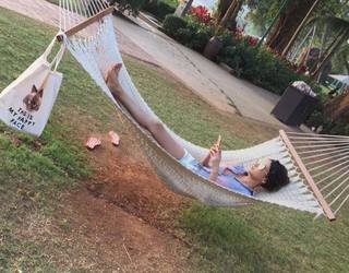 Sonal Chauhan feet photo thumbnail