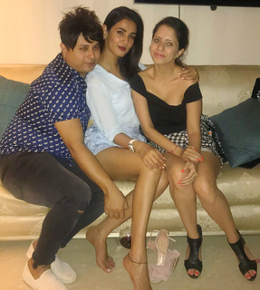 Sonal Chauhan feet photo thumbnail