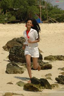 Sonal Chauhan feet photo thumbnail