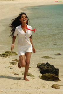 Sonal Chauhan feet photo thumbnail