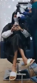 Sonal Chauhan feet photo thumbnail