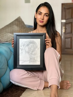 Sonal Chauhan feet photo thumbnail