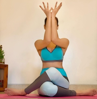 Sonal Chauhan feet photo thumbnail