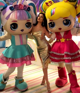 Sonal Chauhan feet photo thumbnail