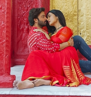 Sonal Chauhan feet photo thumbnail