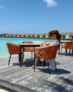 Sonal Chauhan feet photo thumbnail