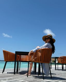 Sonal Chauhan feet photo thumbnail