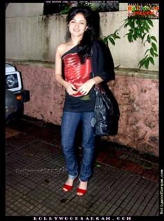 Sonal Sehgal feet photo 8