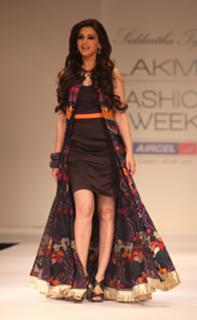 Sonali Bendre feet photo thumbnail