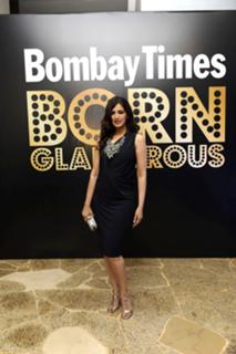 Sonali Bendre feet photo thumbnail