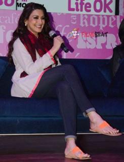 Sonali Bendre feet photo thumbnail