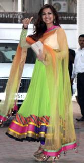 Sonali Bendre feet photo thumbnail