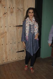 Sonali Bendre feet photo thumbnail