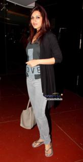 Sonali Bendre feet photo thumbnail