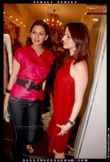 Sonali Bendre feet photo thumbnail