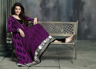 Sonali Bendre feet photo thumbnail
