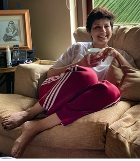 Sonali Bendre feet photo thumbnail