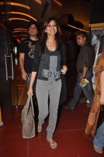 Sonali Bendre feet photo thumbnail