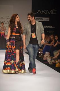 Sonali Bendre feet photo thumbnail
