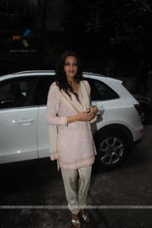 Sonali Bendre feet photo thumbnail