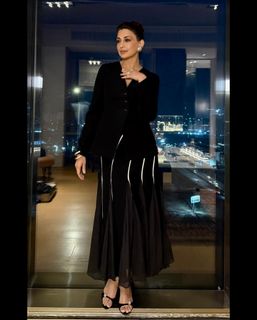 Sonali Bendre feet photo thumbnail