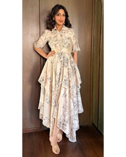 Sonali Bendre feet photo thumbnail