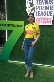 Sonali Bendre feet photo thumbnail