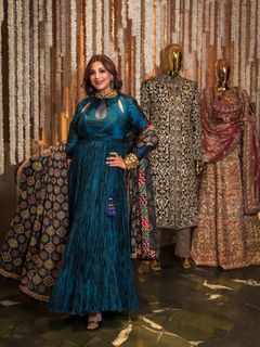 Sonali Bendre feet photo 1