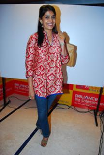 Sonali Kulkarni feet photo 5