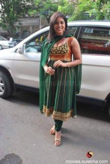 Sonali Kulkarni feet photo 1