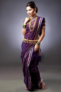 Sonali Kulkarni feet photo 3