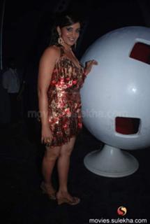 Sonali Kulkarni feet photo 14