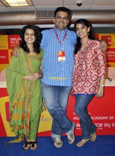 Sonali Kulkarni feet photo 4