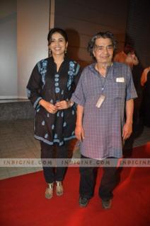 Sonali Kulkarni feet photo 8
