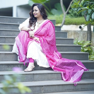 Sonalika Joshi feet photo 6
