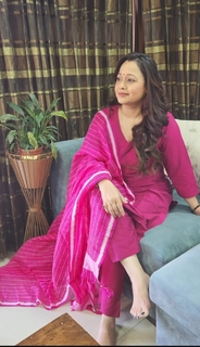 Sonalika Joshi feet photo 12