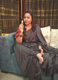 Sonalika Joshi feet photo 9