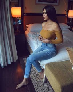 Sonam Bajwa feet photo thumbnail