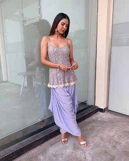 Sonam Bajwa feet photo thumbnail