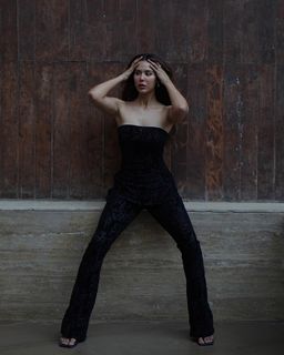 Sonam Bajwa feet photo thumbnail