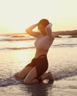 Sonam Bajwa feet photo thumbnail