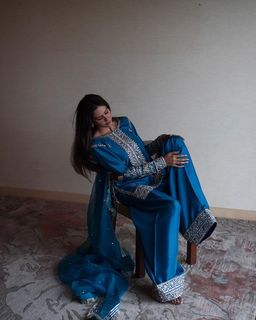 Sonam Bajwa feet photo thumbnail