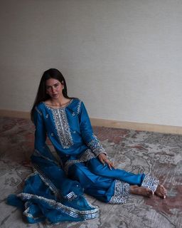 Sonam Bajwa feet photo thumbnail