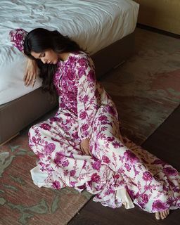 Sonam Bajwa feet photo thumbnail