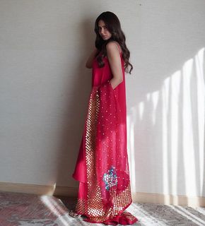 Sonam Bajwa feet photo thumbnail