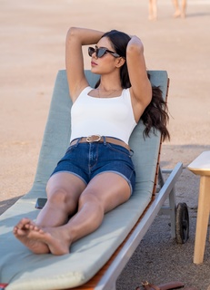 Sonam Bajwa feet photo thumbnail