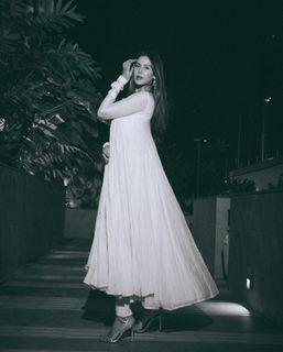 Sonam Bajwa feet photo 8