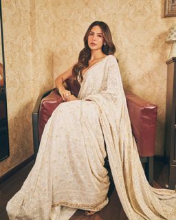 Sonam Bajwa feet photo 19