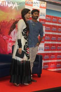 Sonam Kapoor feet photo thumbnail
